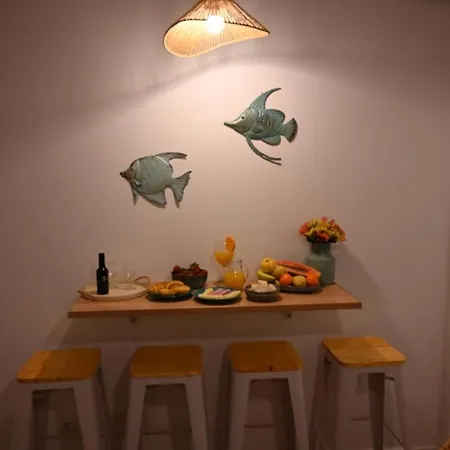 Апартаменты Downtown Lovely