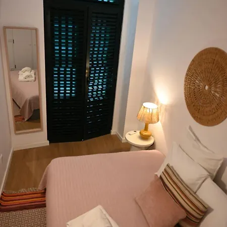 Апартаменты Downtown Lovely Вила-Реал