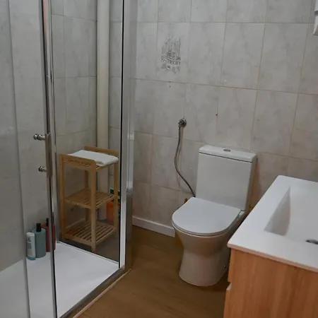 Апартаменты Downtown Lovely *