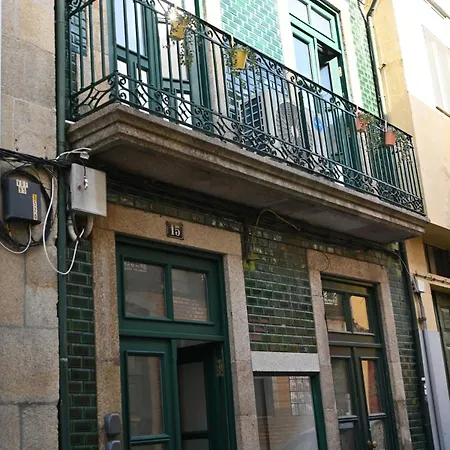 Апартаменты Downtown Lovely *