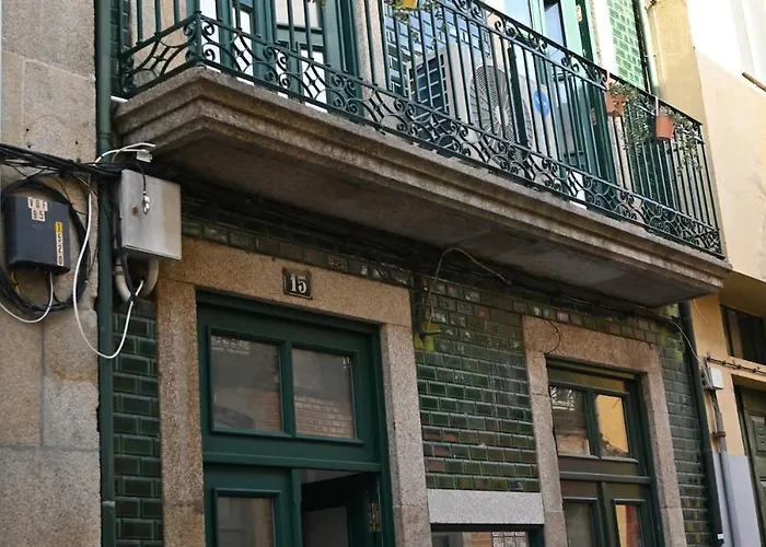 Апартаменты Downtown Lovely *